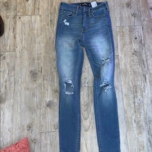 Hollister Light Washed hole Skinny jeans Size 00